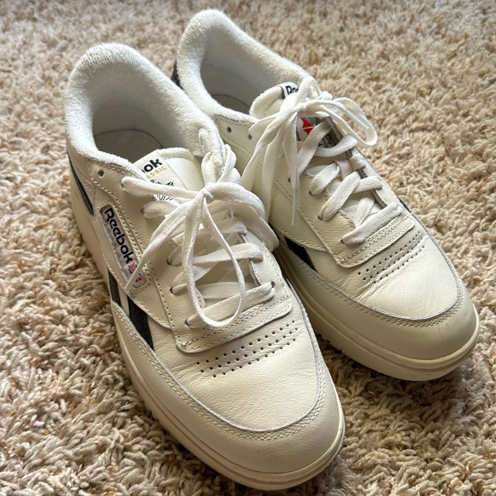 Reebok classic black&white